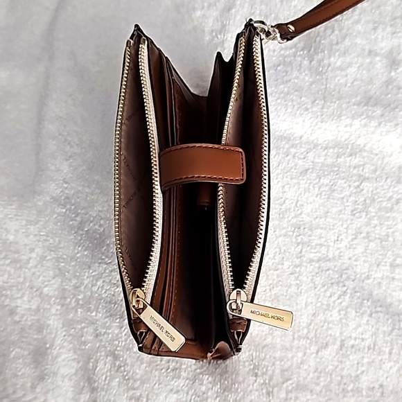 Michael Kores Jet set travel - Picture 6 of 8